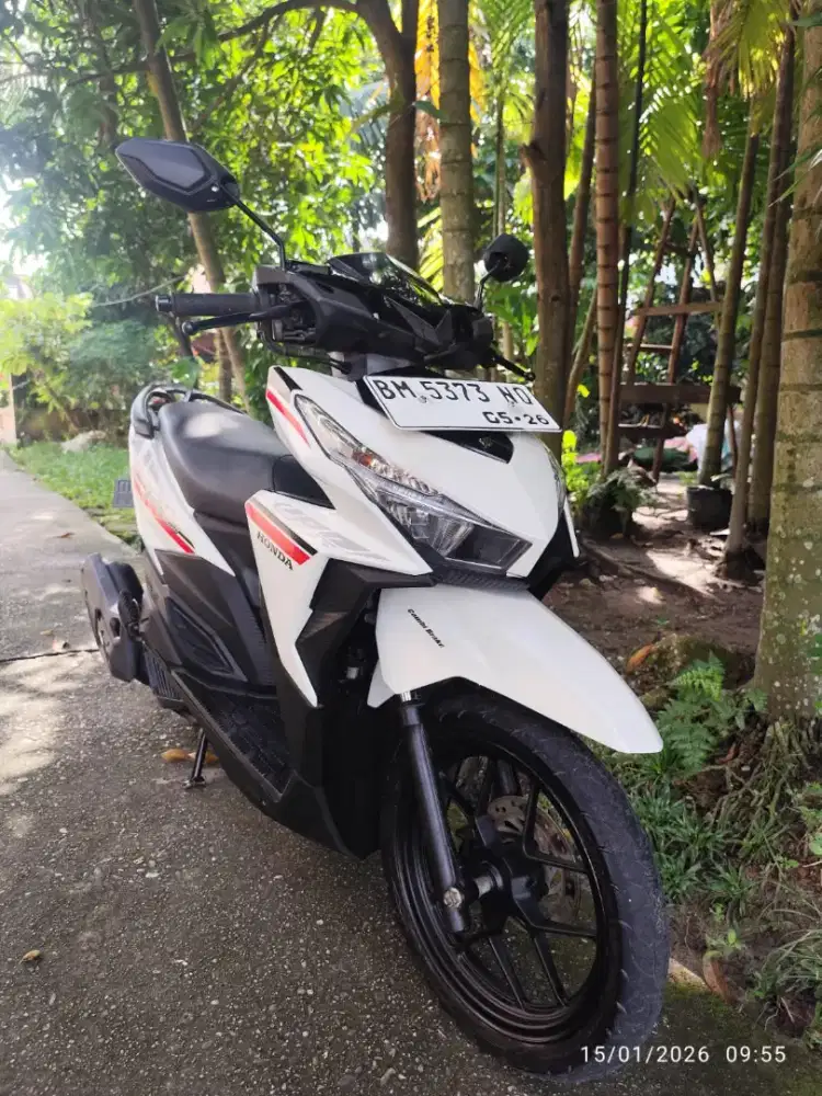 Si ganteng tampil yg lain mundur dulu