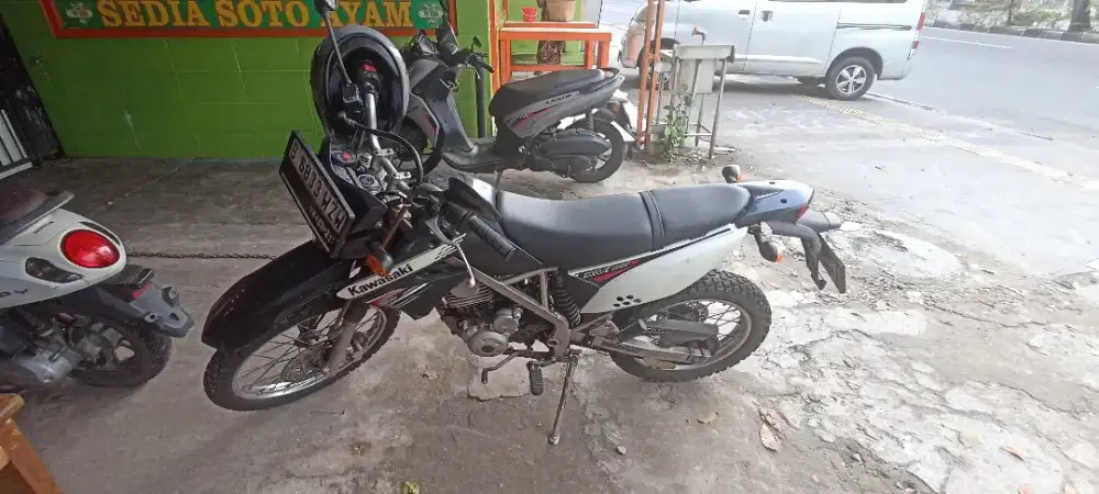 Kawasaki KLX 150 S low KM mulus