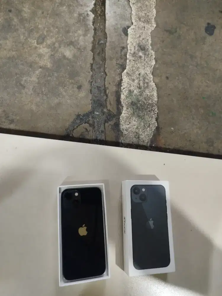 Iphone 13 128gb bentuk apple baru