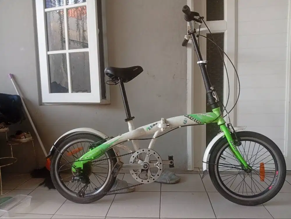 Sepeda lipat Exotic Explorer 100 20 inci Sensah 8 speed