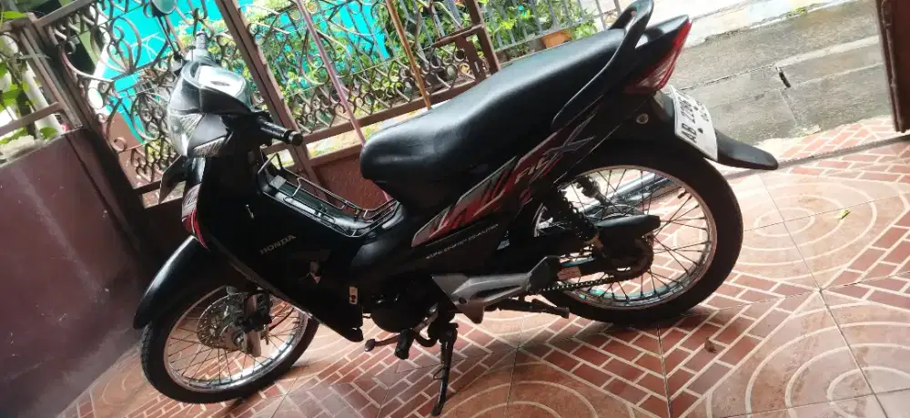 Dijual motor tangan pertama