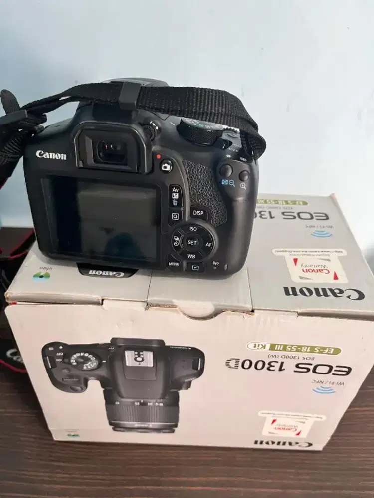 Kamera DSLR 1300 D