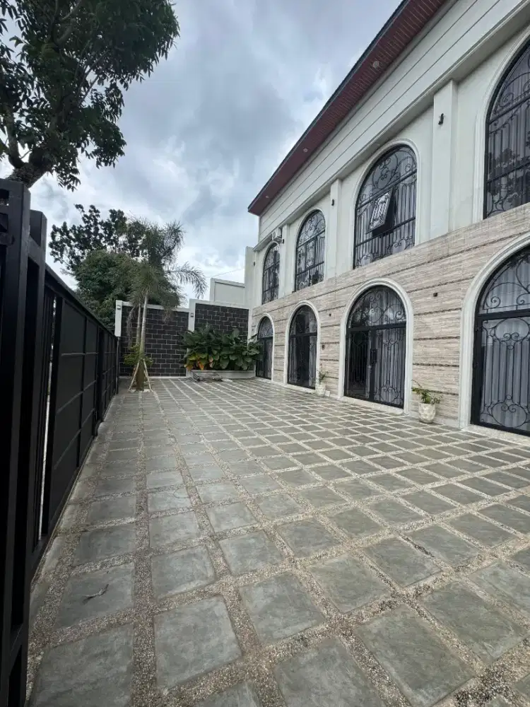 Rumah 2 lantai manyaran semarang barat