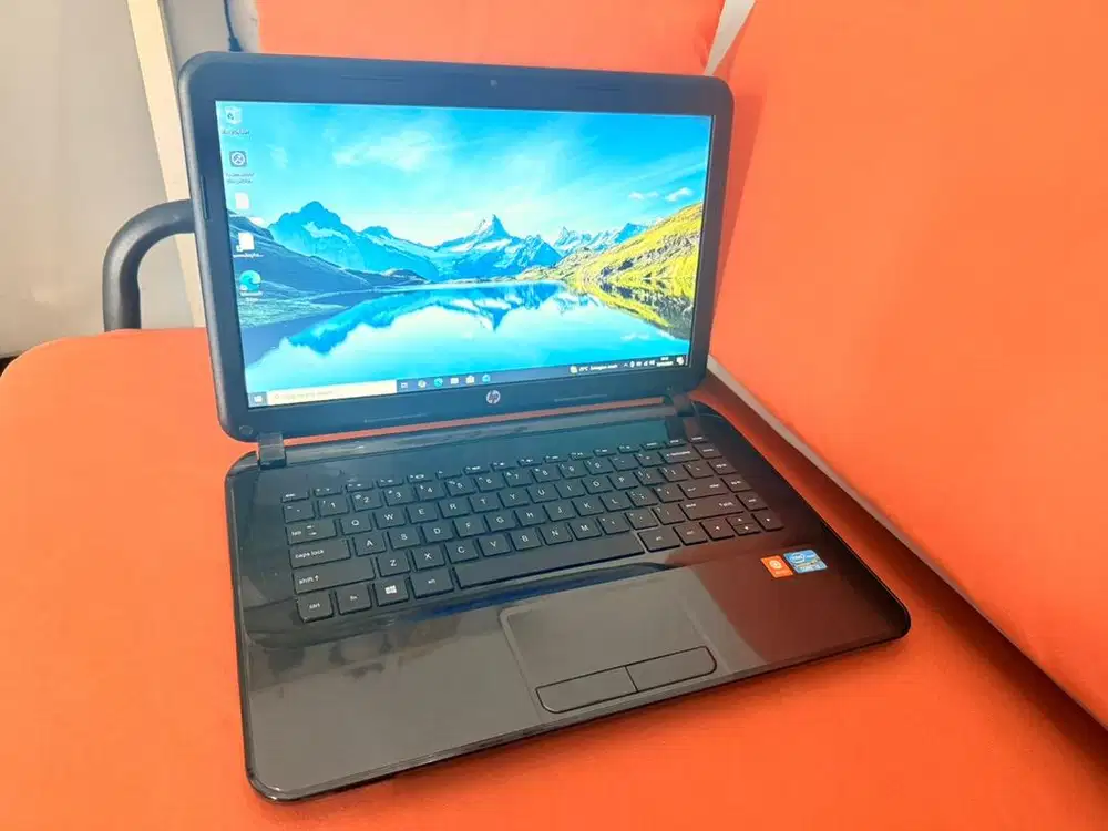 Laptop Desain HP 14 Core i3 Ram 6 gb