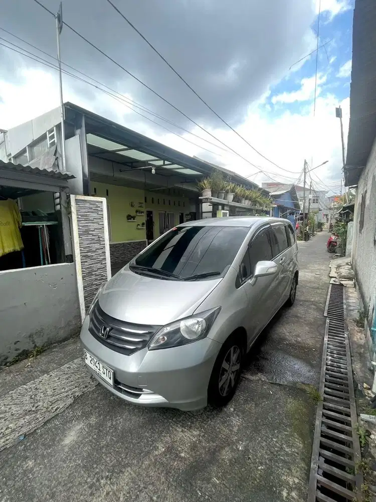 Honda Freed 2010 Bensin