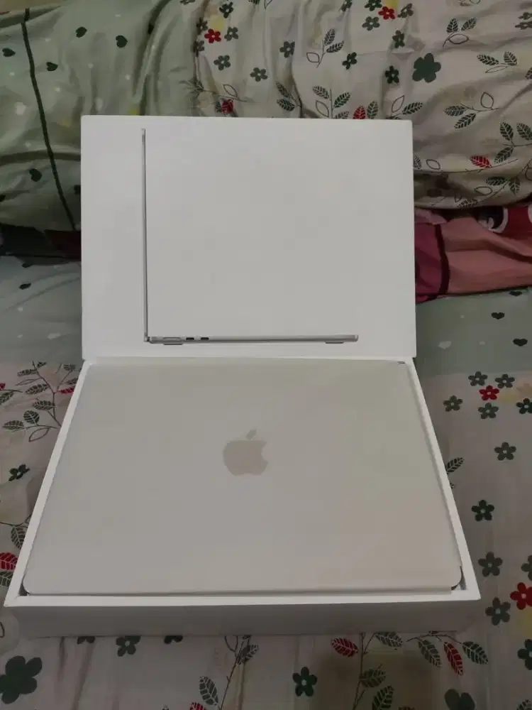 MacBook air m4 13 inch iBox