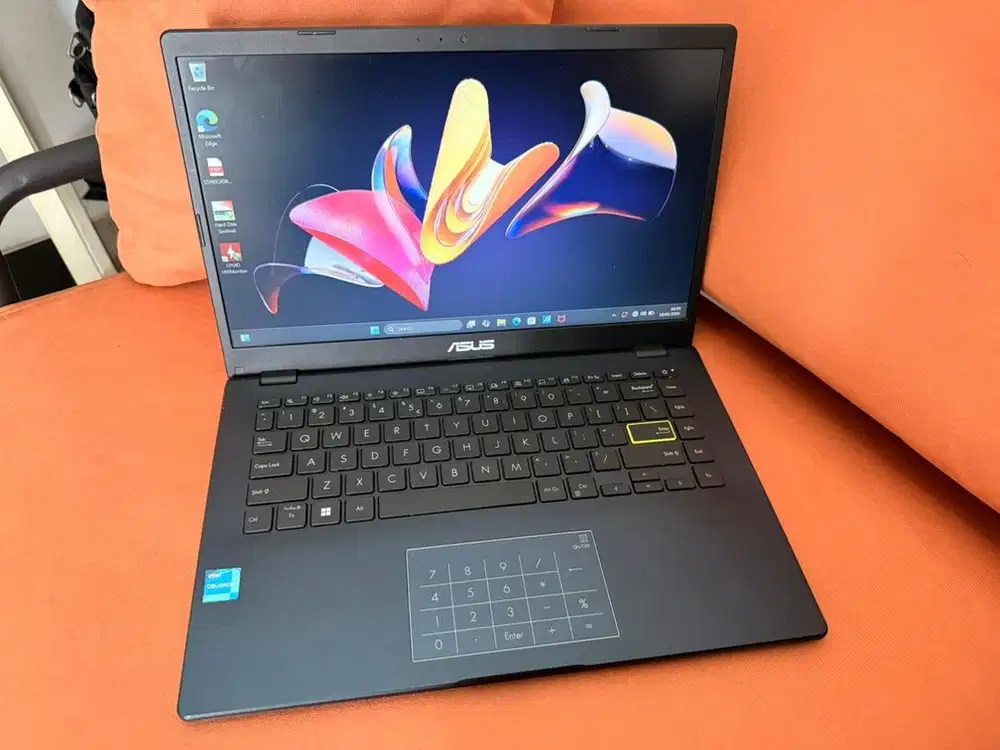 Laptop Desain Asus E410K Intel Ram 8 gb