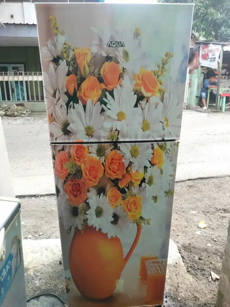 Kulkas 2 pintu aqua kondisi normal siap pakai