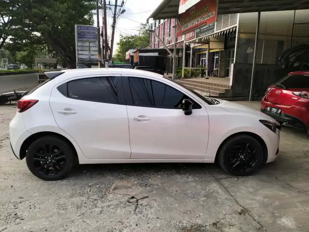 Jual murah mobil mazda 2 skyactive