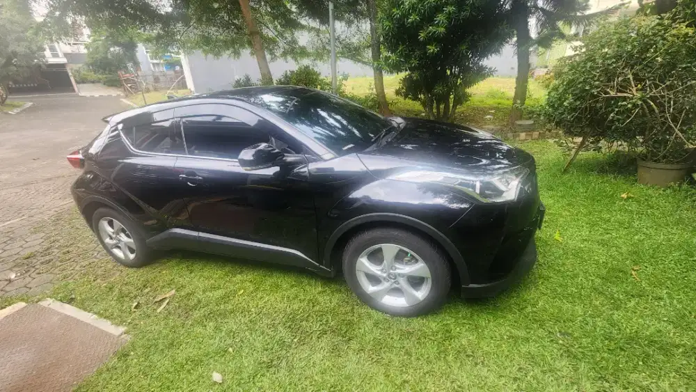 Dijual toyota CHR 2018, pemakaian 2019