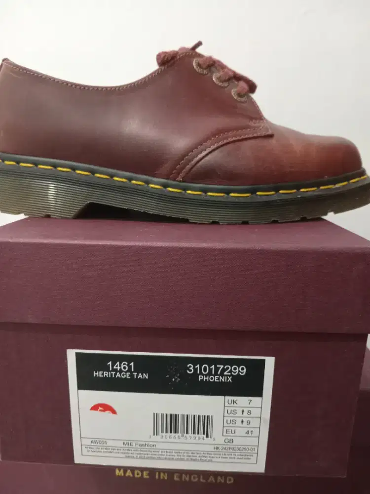 Jual cepat sepatu docmart 1461 made in england size 7uk atau 41eu