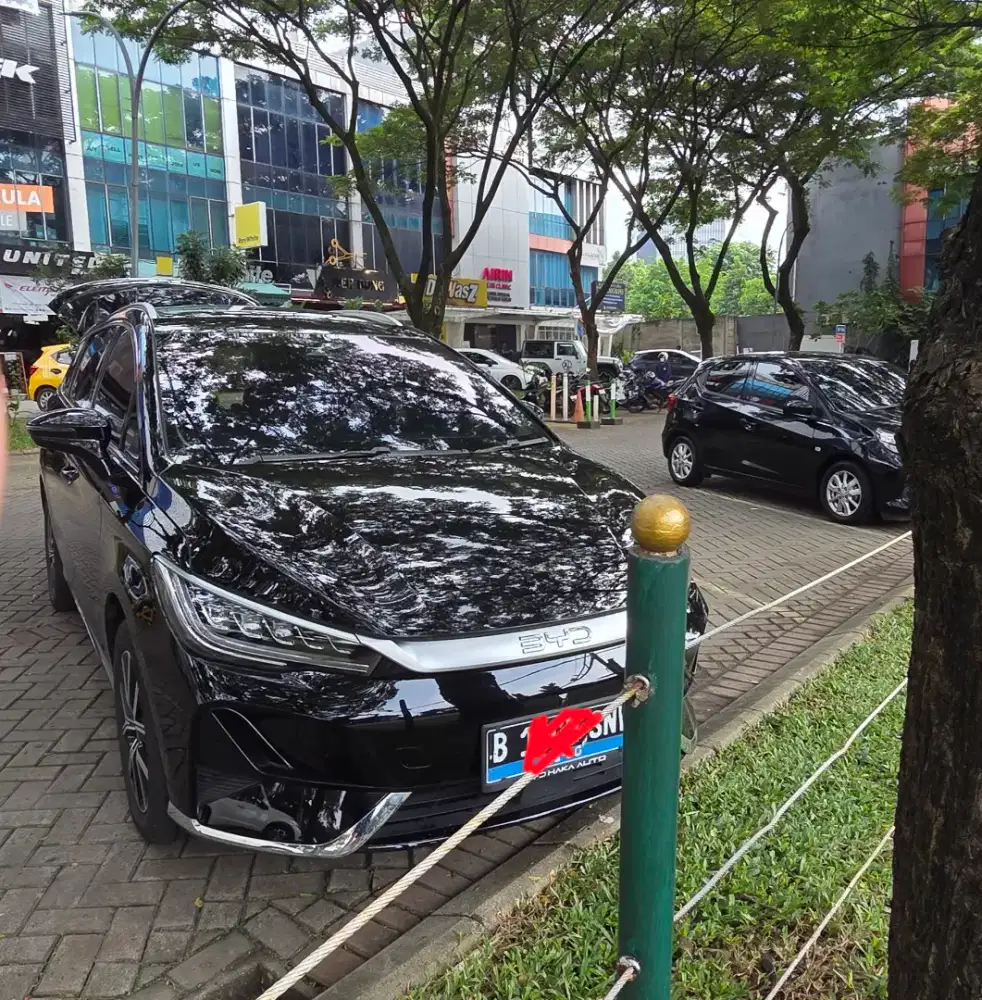 Jual cepat BYD M6 Hitam