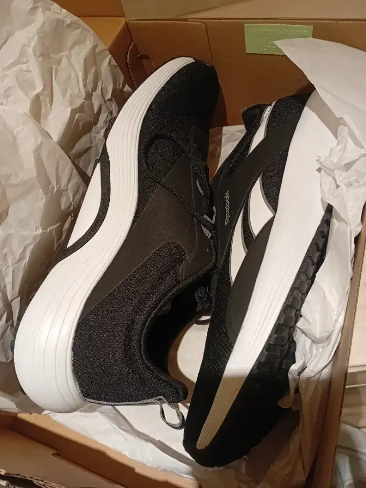 Sepatu Reebok original size 42 / 27cm