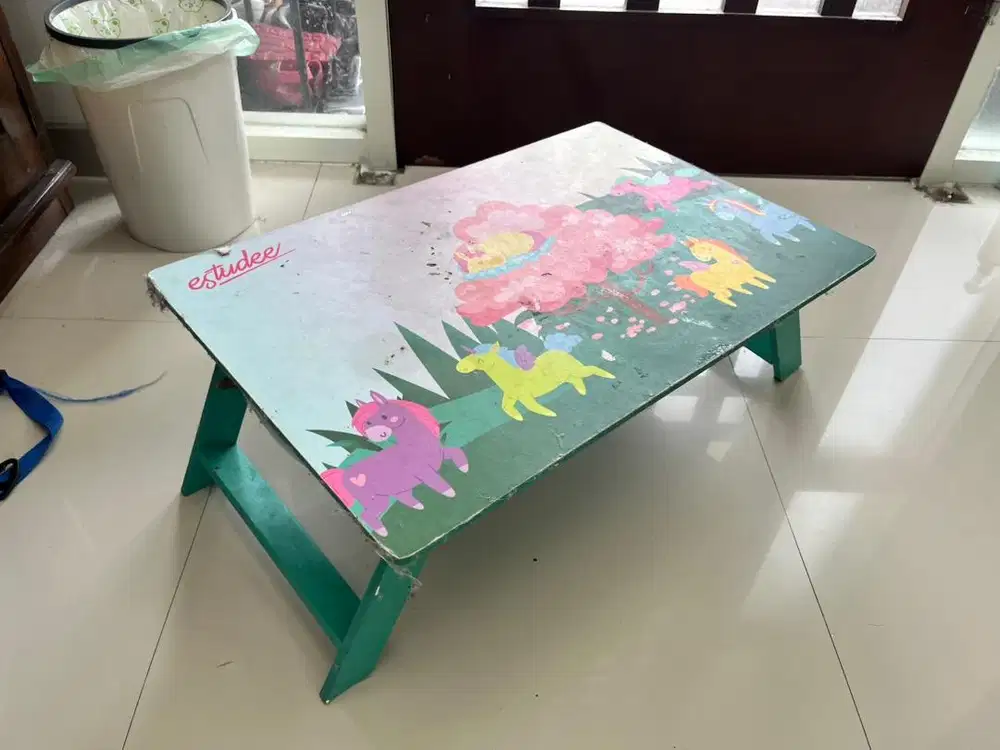 Meja lipat anak 40 x 60 cm Gratis