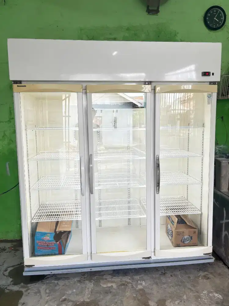Showcase 3 pintu PANASONIC dan GEA