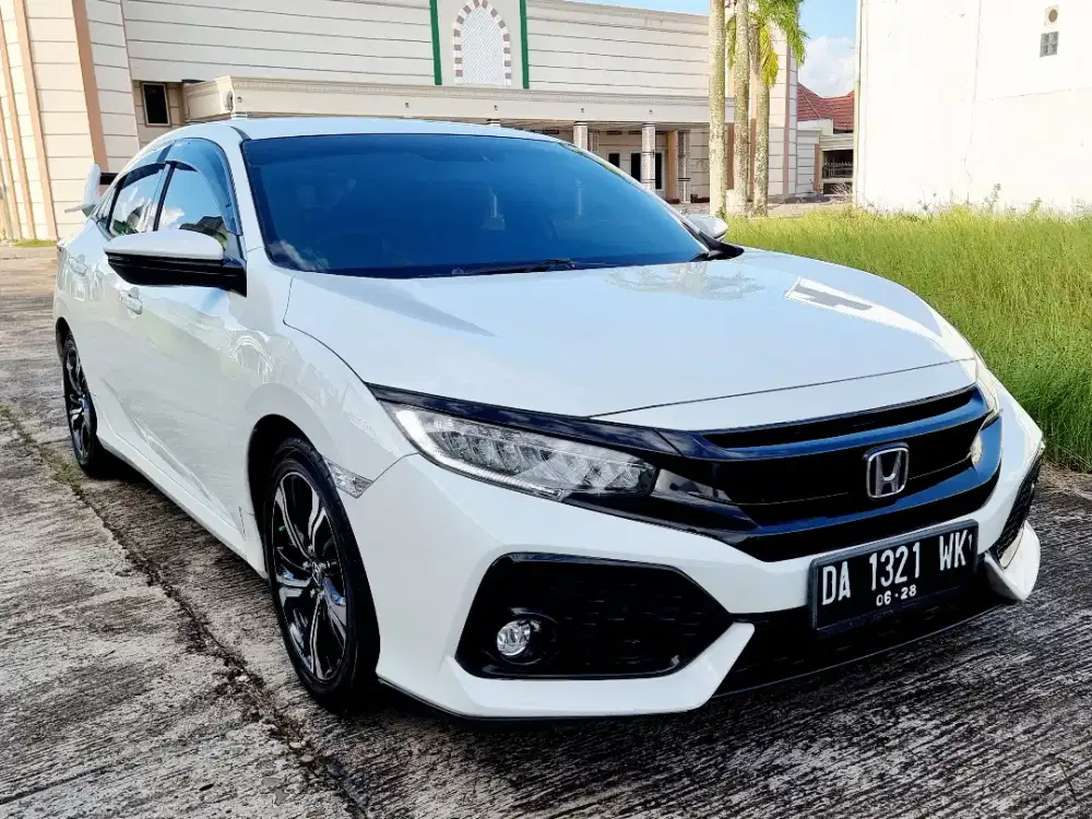 Honda Civic 1.5 Turbo Hatchback 2018 Orisinil Istimewa.Cash/Kredit