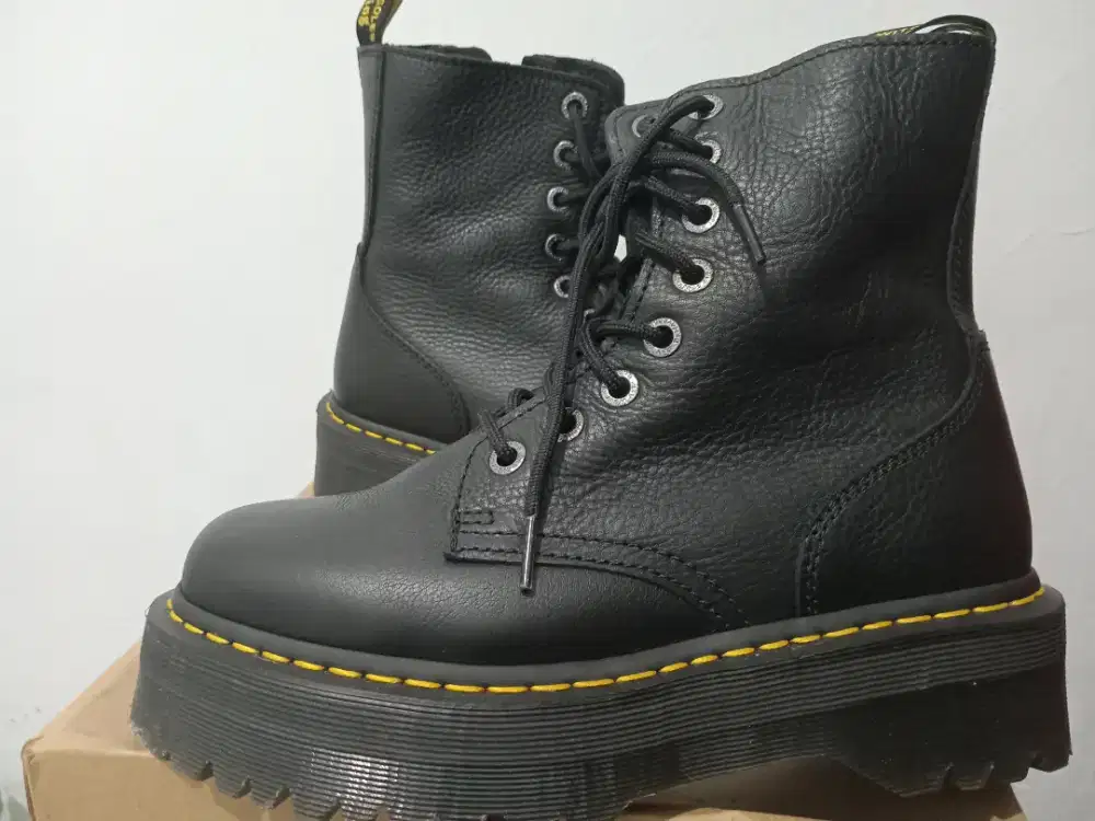 Jual cepat, docmard Jadon III, size uk7, Eau41