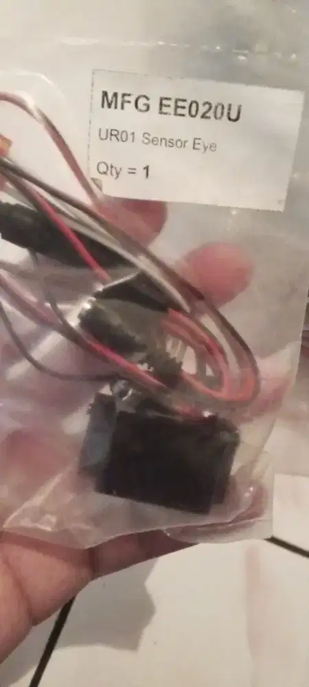 Sensor eye closet toto