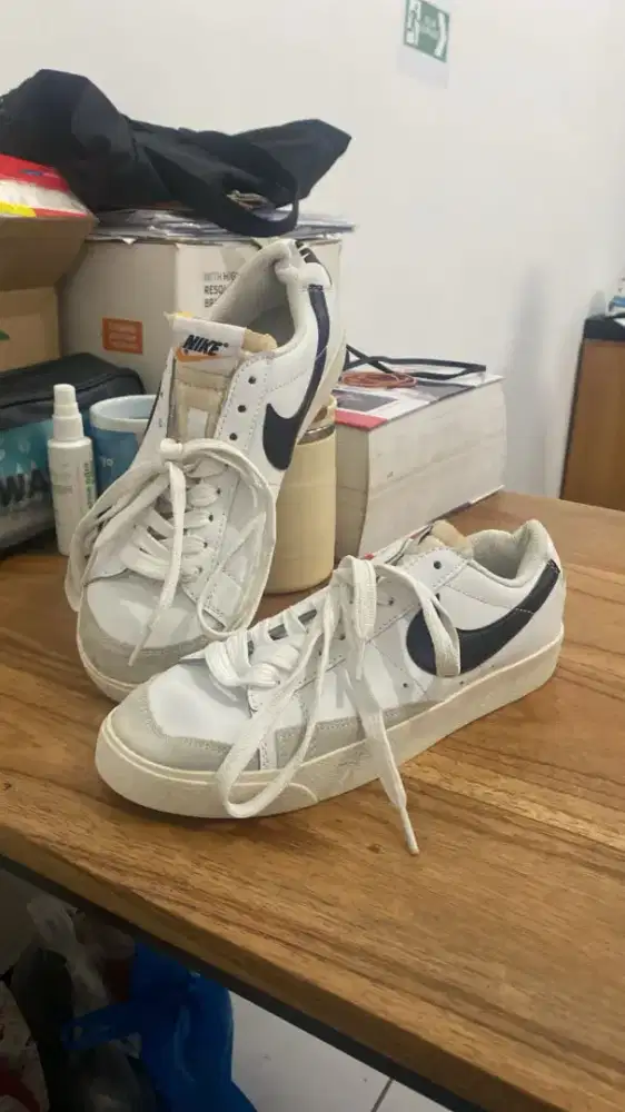 Sepatu Second Branded Nike