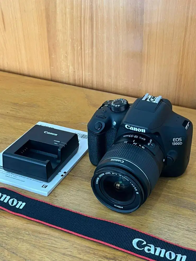 Canon 1300D Kit 18-55mm Mulus No Minus Sc Rendah