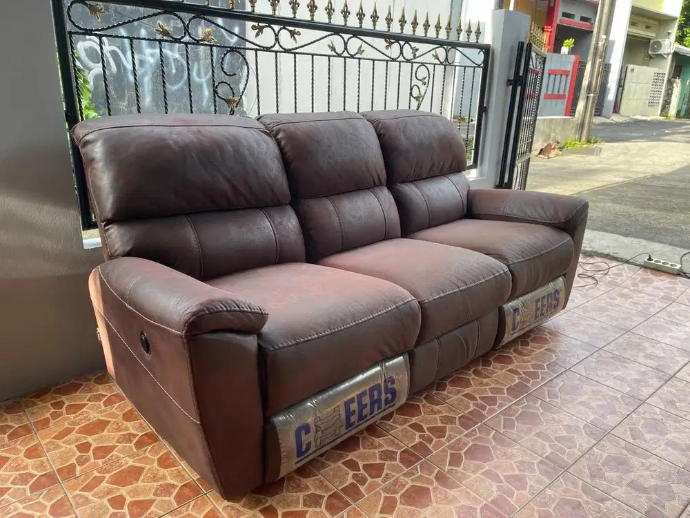 Sofa Cheers informa 3 seater recliner electric kondisi 90%