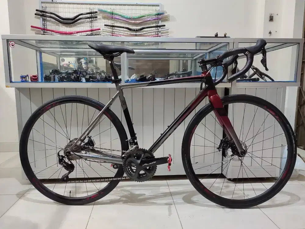 Roadbike Polygon Stratos S5Disc size M 2021 bekas