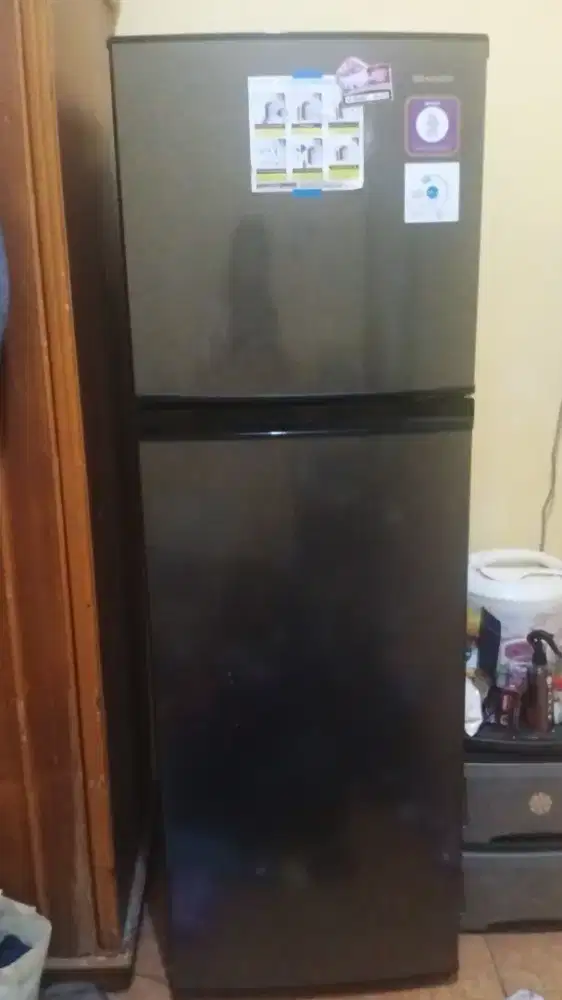 Kulkas Sharp 2 pintu tipe sj-316