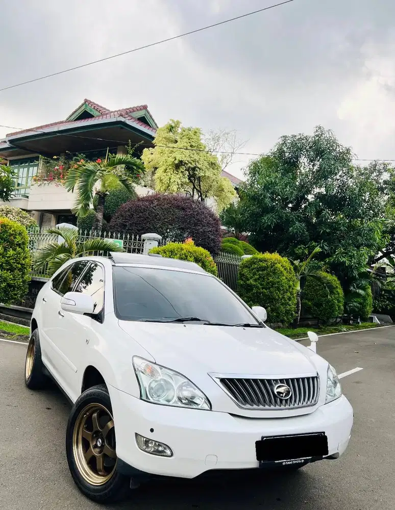 Toyota Harrier 2.4 L premium Sunroof Panoramic Type Tertinggi