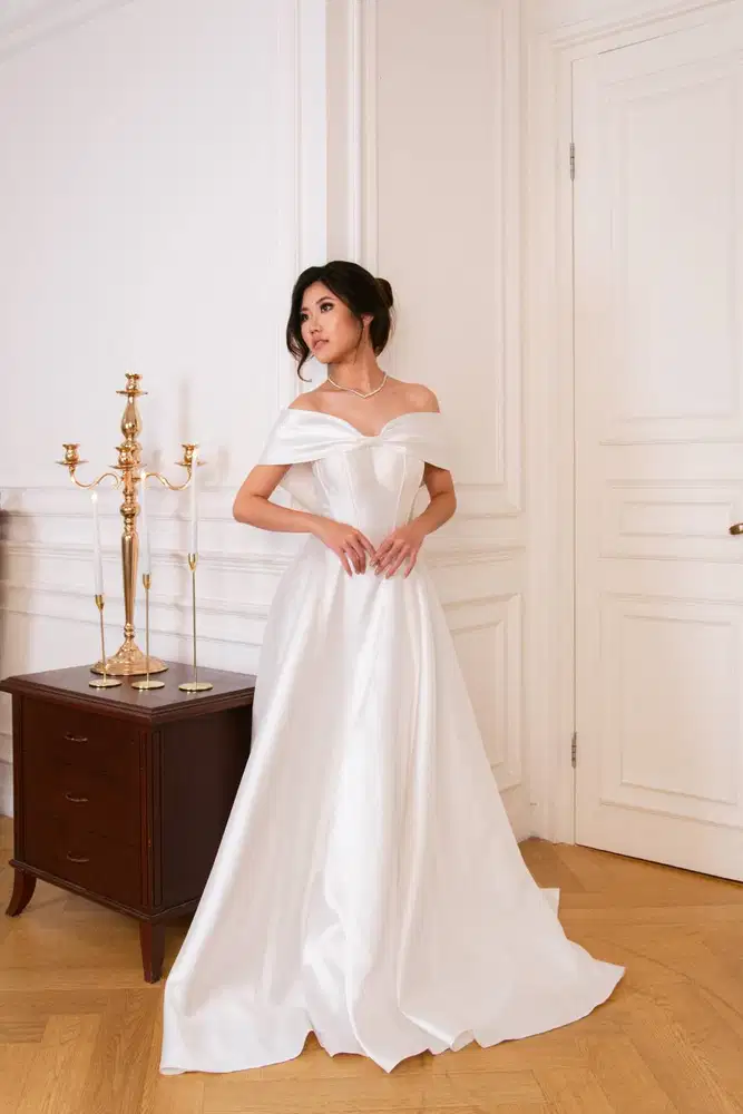 Penjahit Pola Gaun Pesta dan Gaun Pengantin