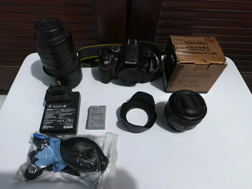 Kamera dslr nikon d5200 + lensa tele & fix