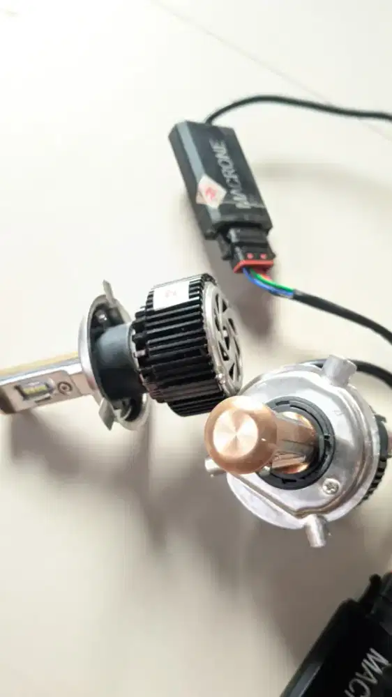 Lampu LED mobil Headlight soket H4