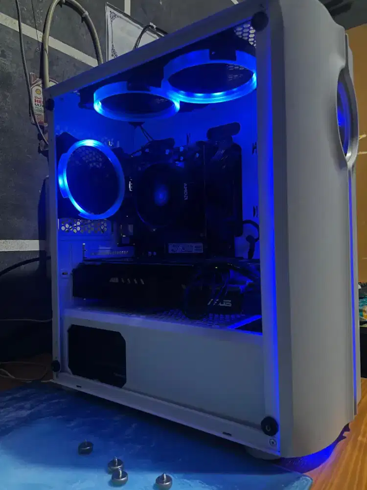 PC Monitor sett Ryzen 5 with VGA BU