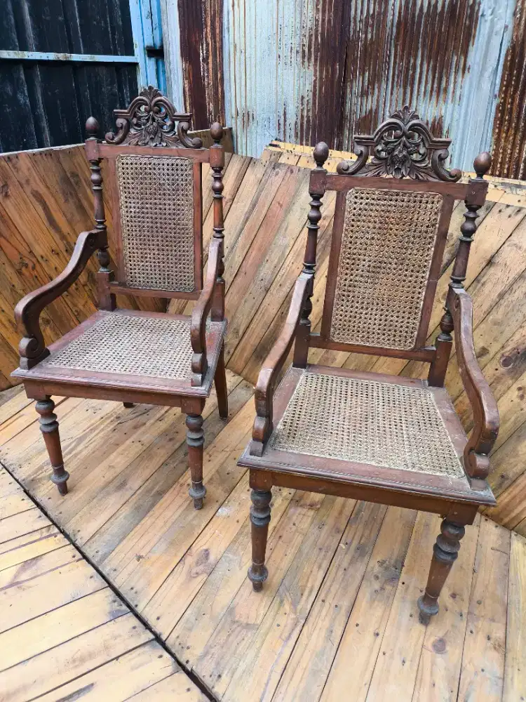 Kursi kayu bekas 2 unit