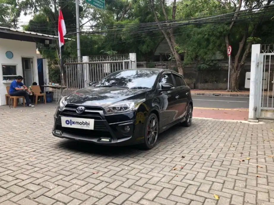 TDP 8,JT Toyota Yaris 1.5 TRD Sportivo Bensin-AT Hitam 2017