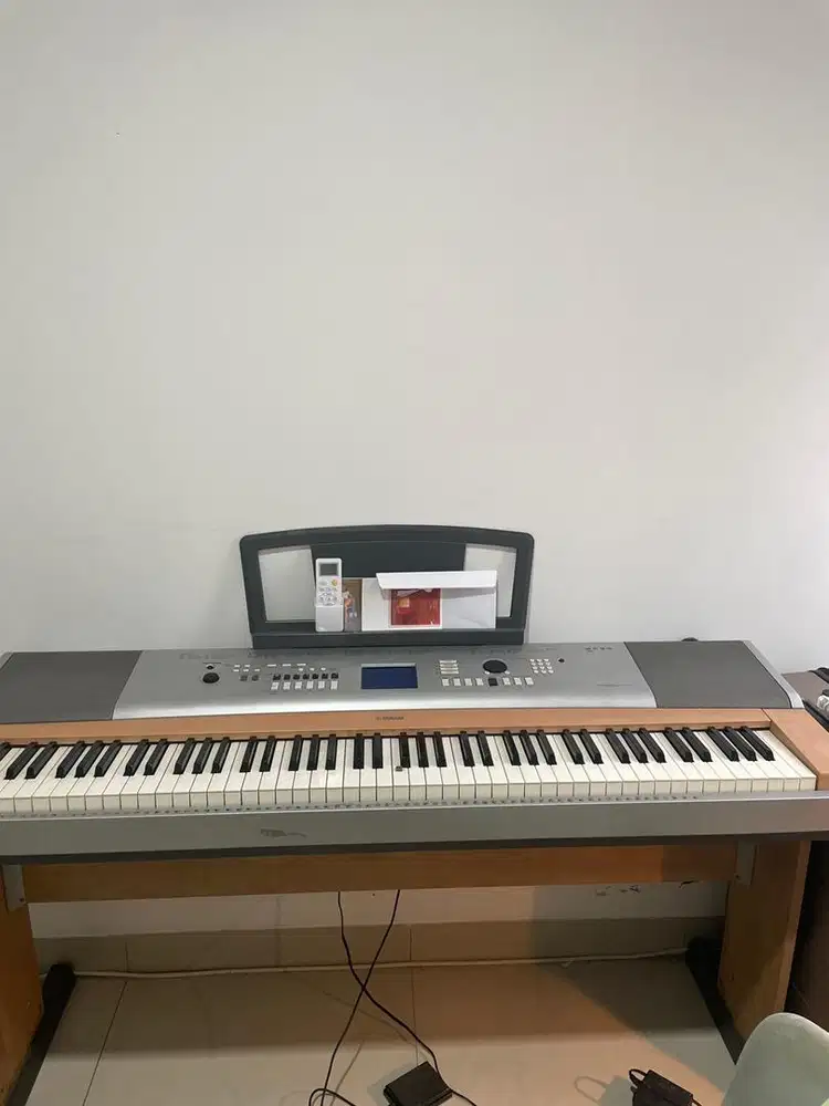 Piano yamaha portable grand dgx-630