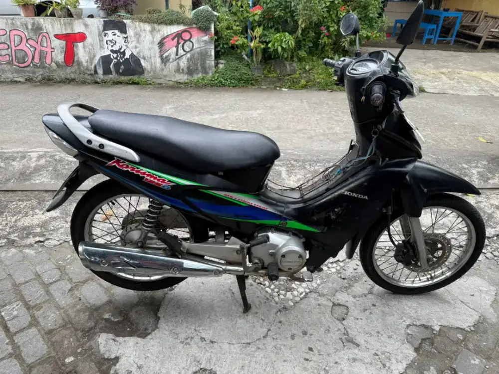 Karisma kharisma THN 2003 plat B Jakarta