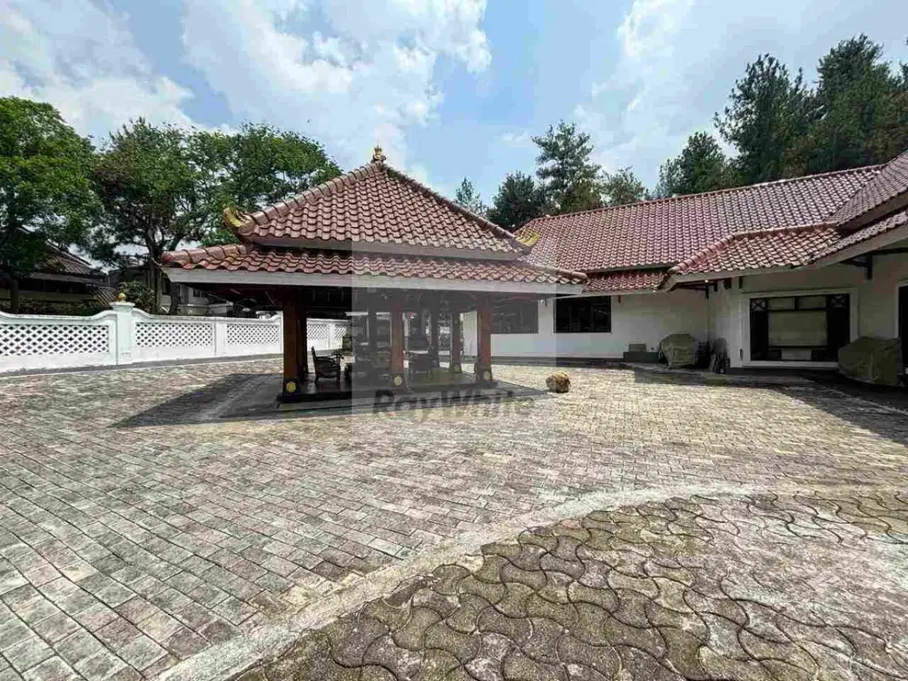 Dijual dan Disewa Rumah sangat luas, di Villa Cinere Mas, Tangerang Selatan.