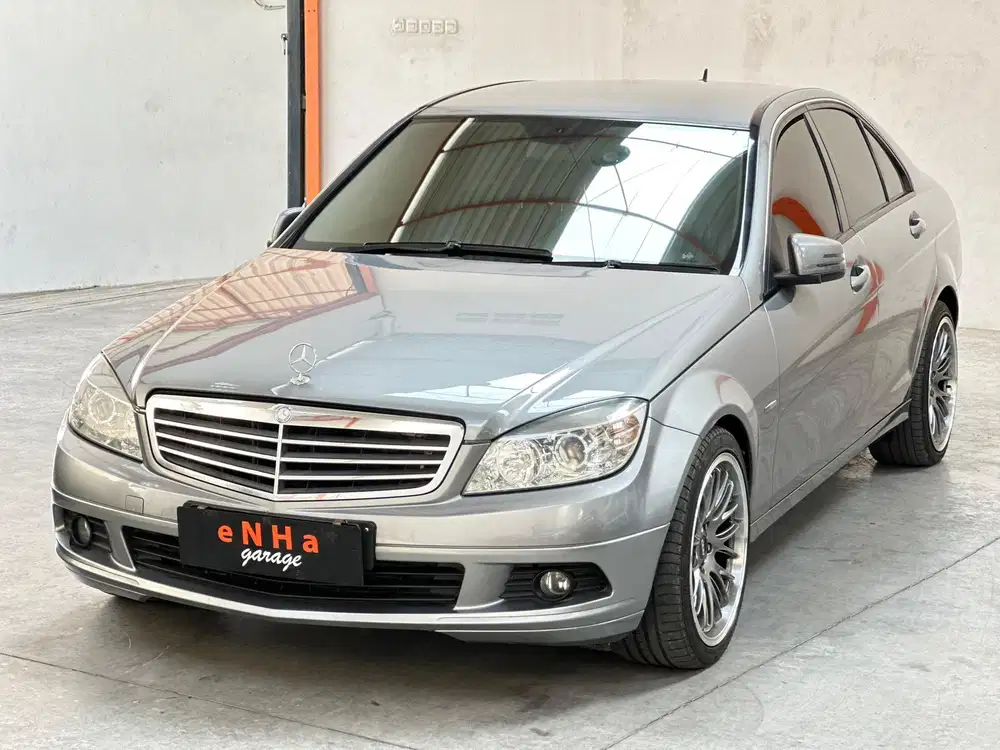 Mercedes Benz C200 Cgi Classic A/T 2011.. eNHa garage Semarang..