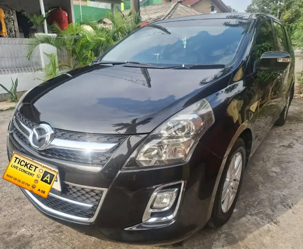 Mazda 8 2011 a/t siap pakai