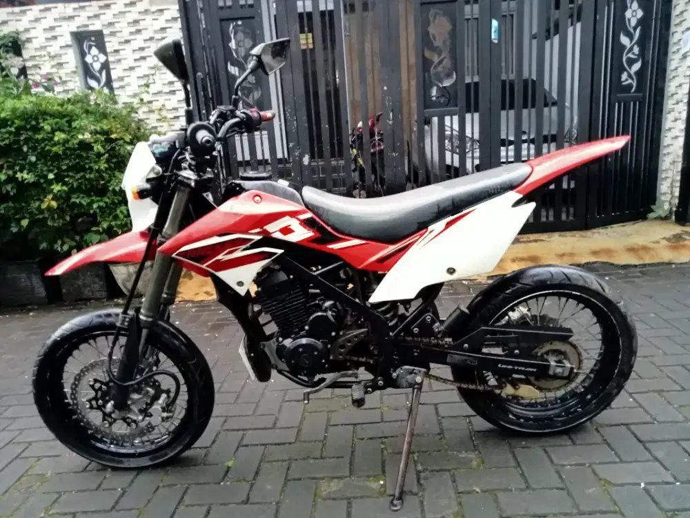 Kawasaki dtracker tahun 2018 plat d