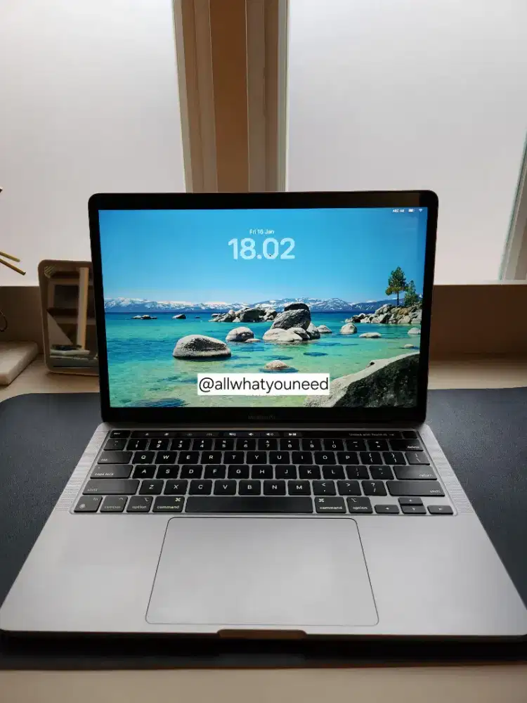 MacBook Pro M1 8/256 Resmi ID/A