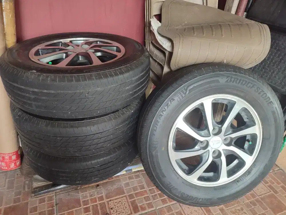 4 Set Velg + Ban Bridgestone Turanza 185/70R14