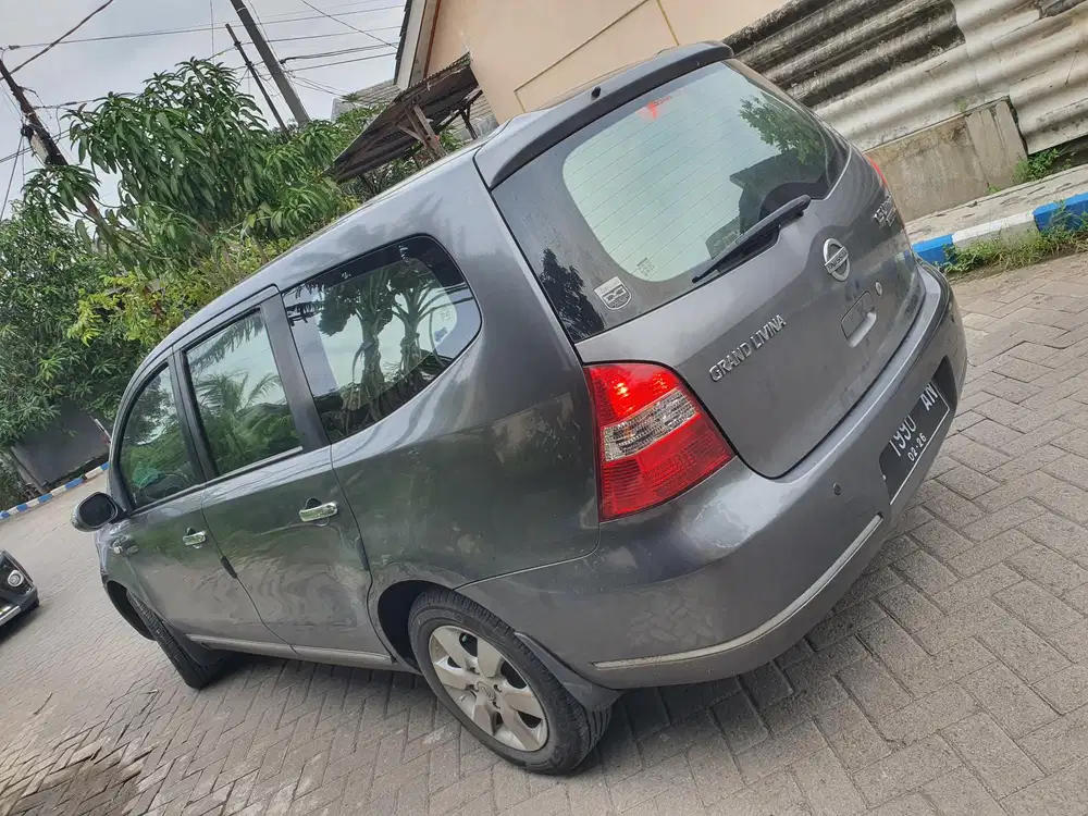 Nissan Grand livina 2011 Bensin
