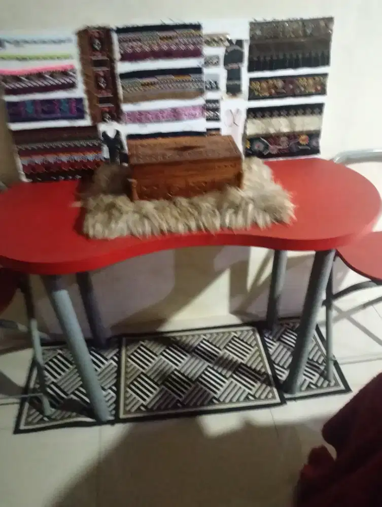 Meja makan minimalis  Informa