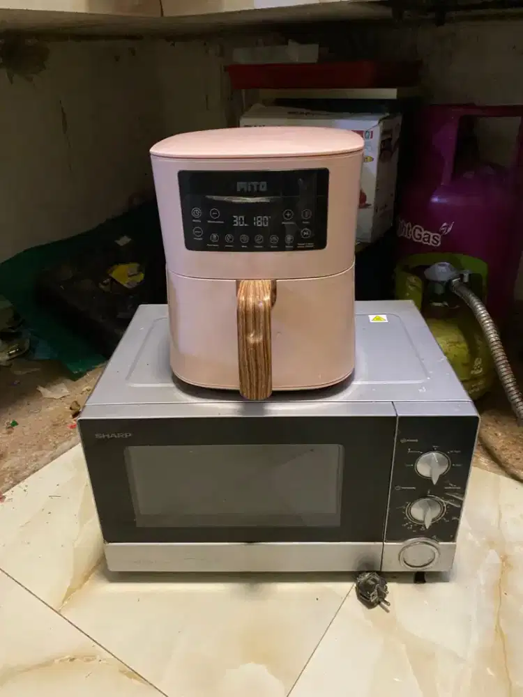 Bundling microver & air fryer