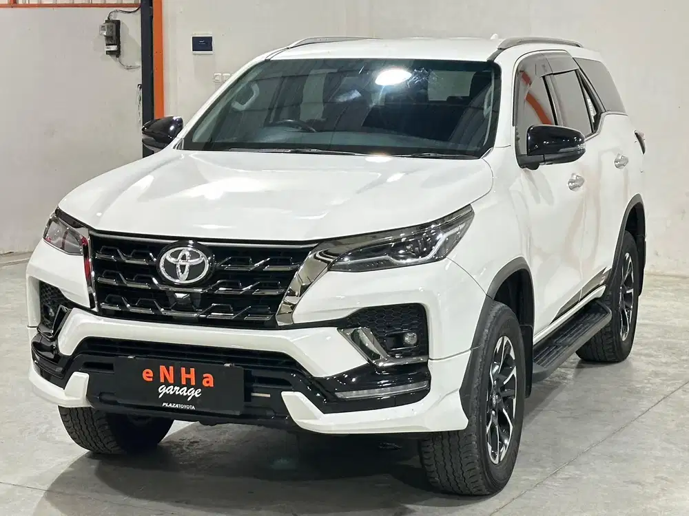 Toyota Fortuner GR Sport 2.8 A/T 2022.. eNHa garage Semarang..