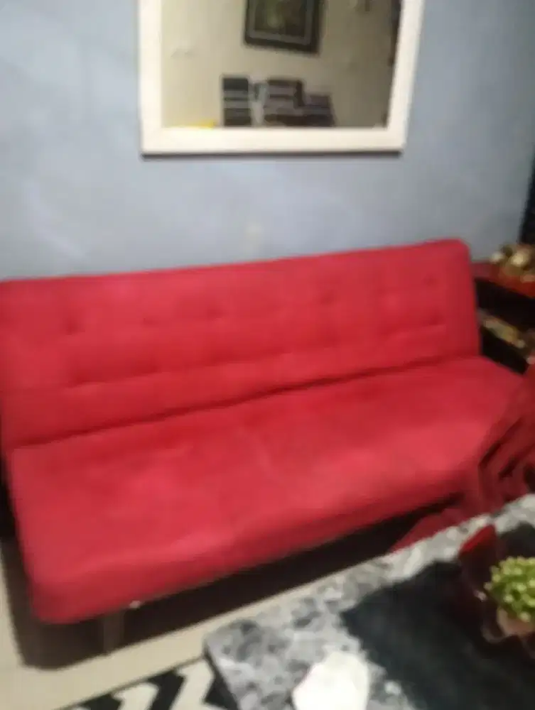 Sofa bed Informa warna merah