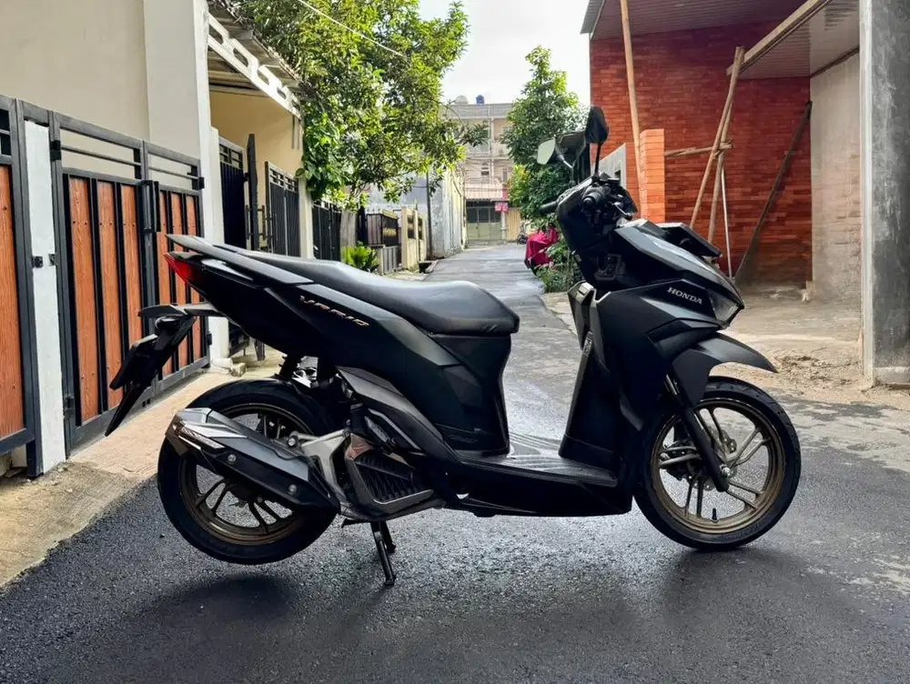 Honda Vario 125 Gen 2 Keyless CBS ISS MULUSSS Surat Lengkap