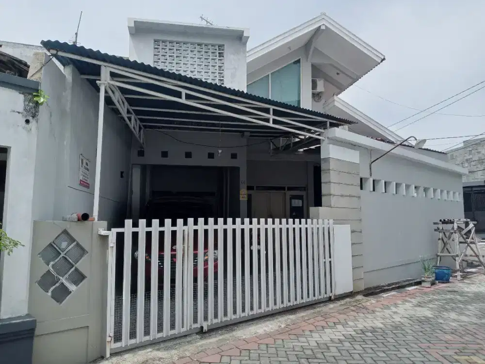 Rumah SHM hoek sudah renovasi dan tinggi