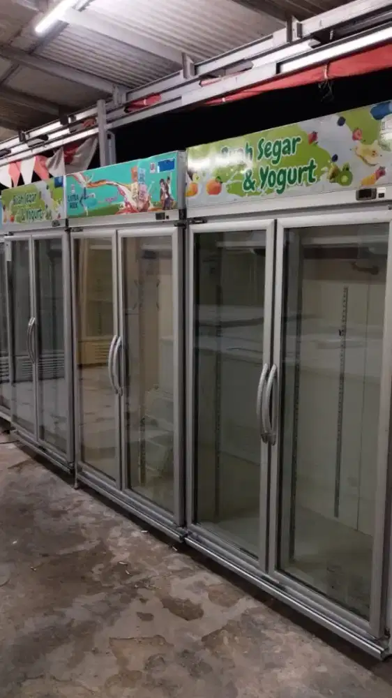 Showcase chiller 2 pintu